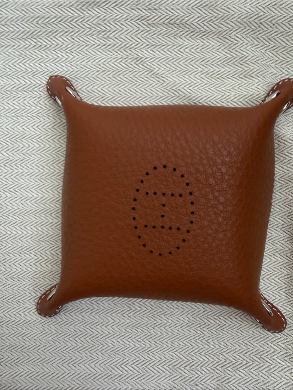 Hermes Evelyne Leather Tray Valet - Picture 2 of 5